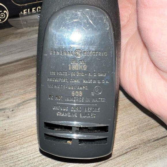 Vintage GE General Electric EK9 ​Kitchen Custom Electric Slicing Knife With Box - Picture 5 of 7